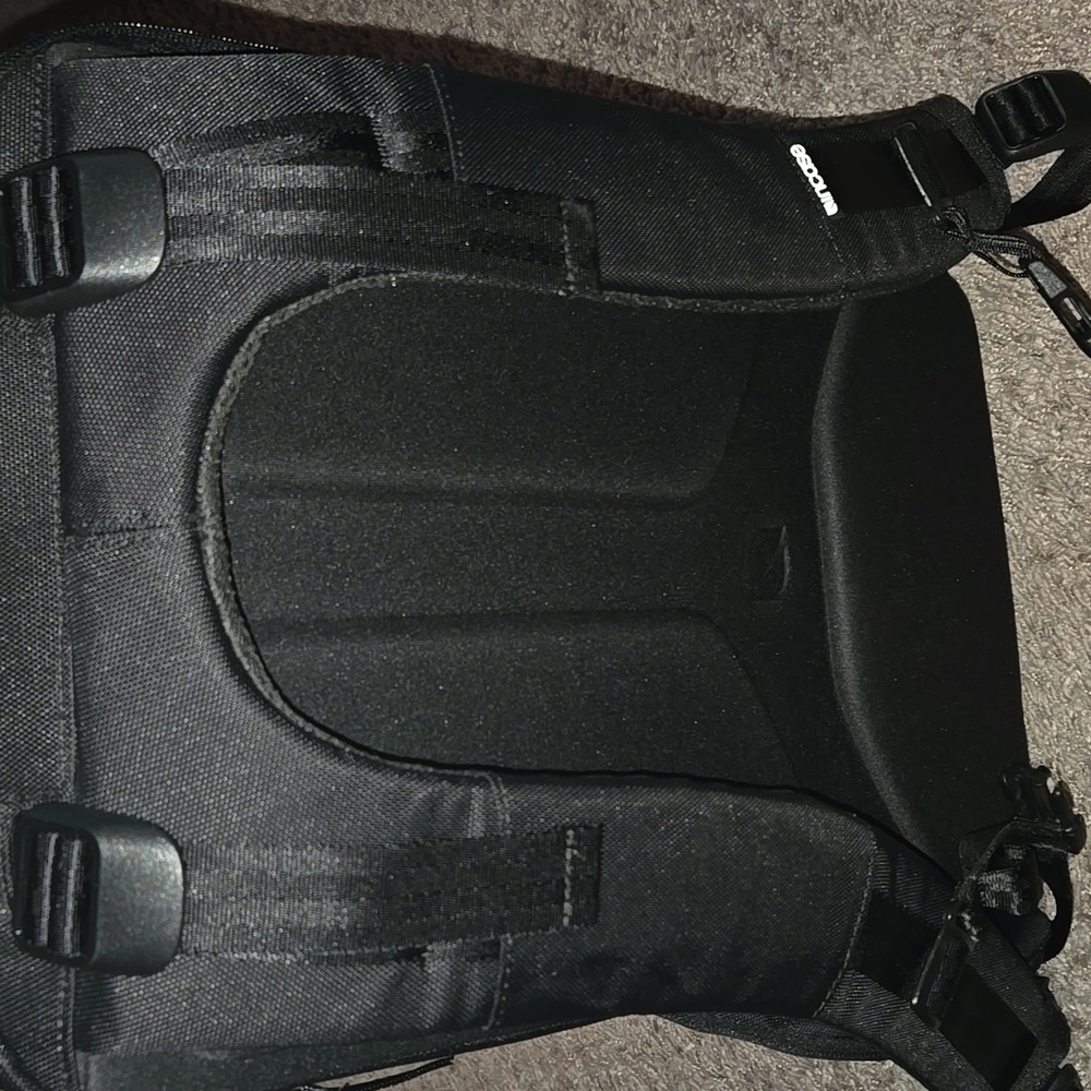 Brand new Incase Icon Slim Backpack - Picture 3 of 3
